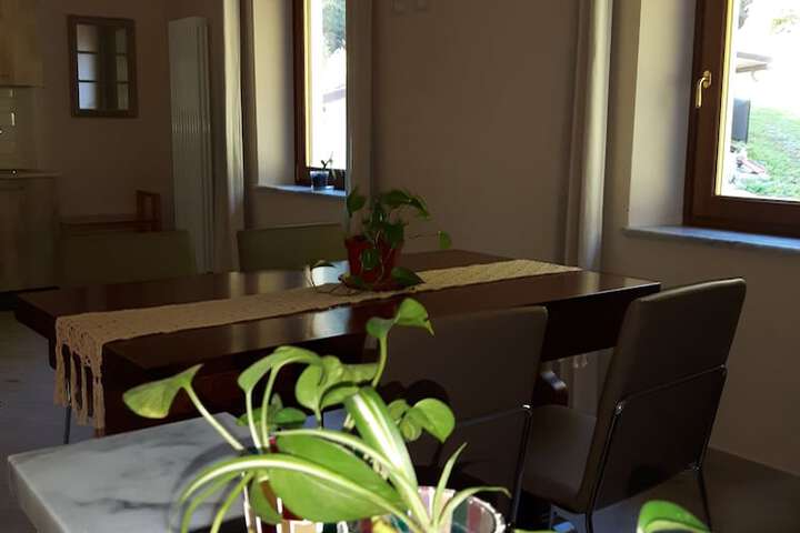 Room 6 of 33