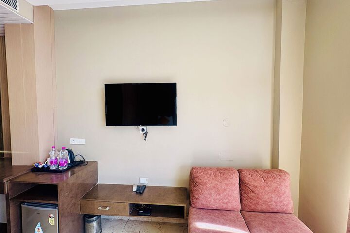 Room 25 of 39