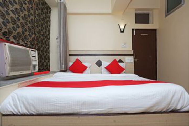Room 8 of 34