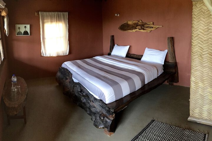 Room 5 of 96