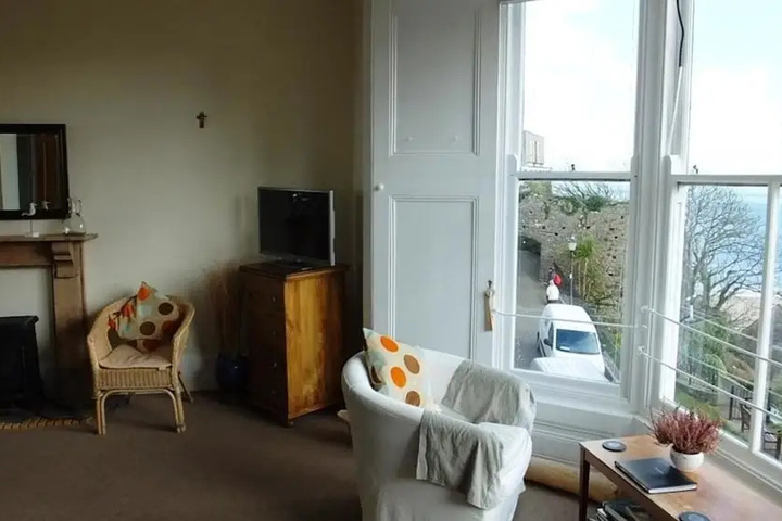 Room 3 of 12