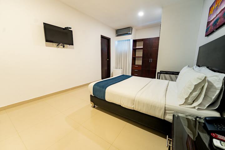 Room 6 of 32