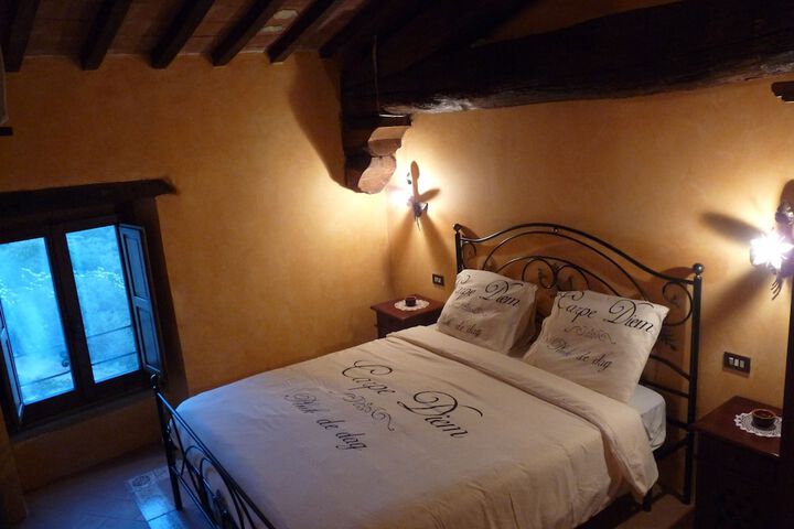 Room 8 of 96
