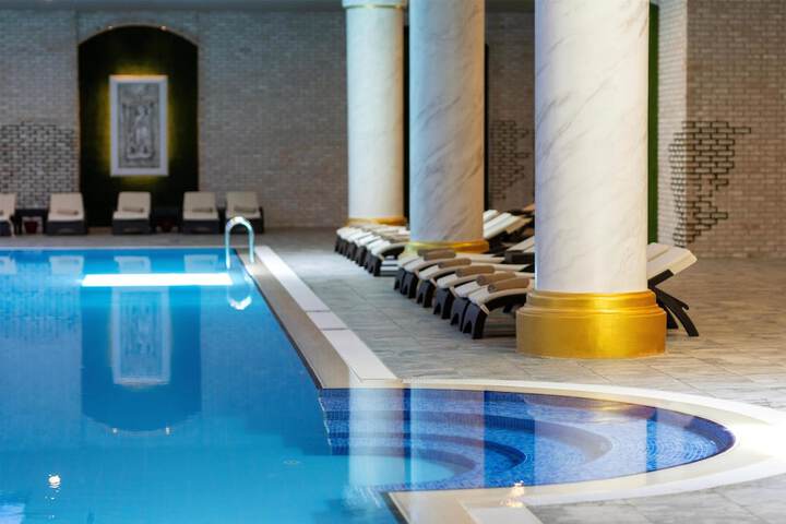 Pool 60 of 171