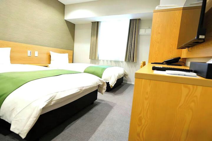 Room 16 of 48