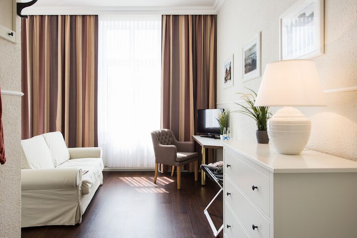 Room 42 of 69