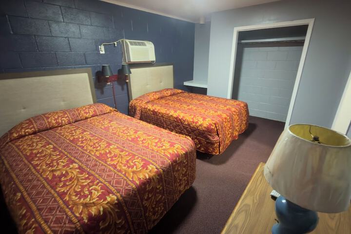 Room 10 of 15