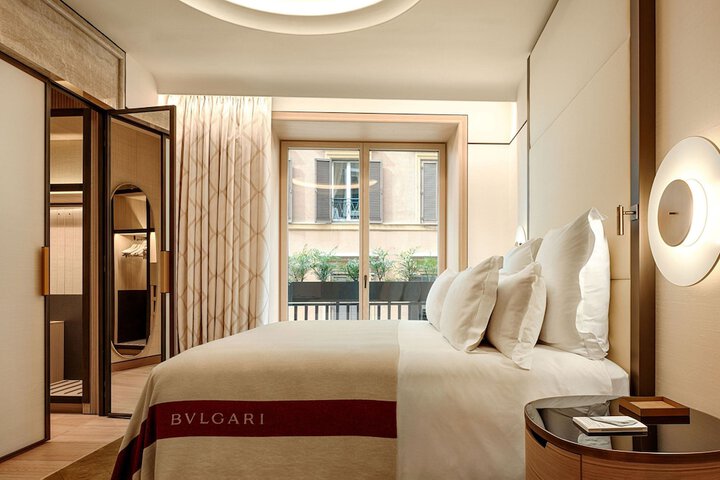 Room 17 of 60