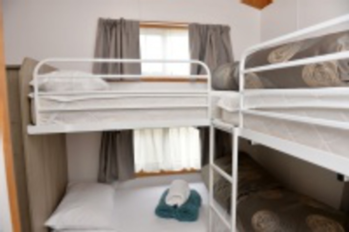 Room 210 of 324