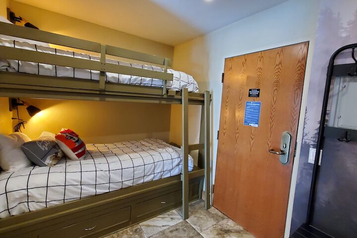 Room 7 of 35