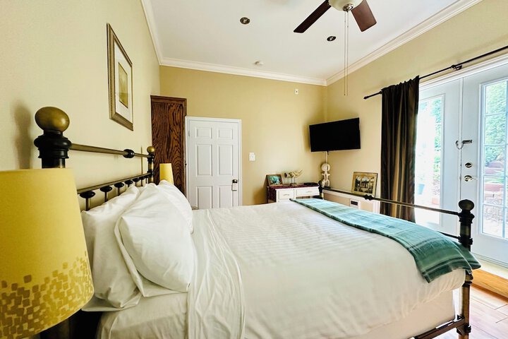 Room 35 of 91