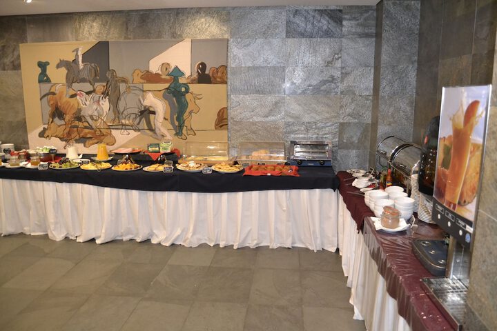 Breakfast/Coffee Service 44 of 62