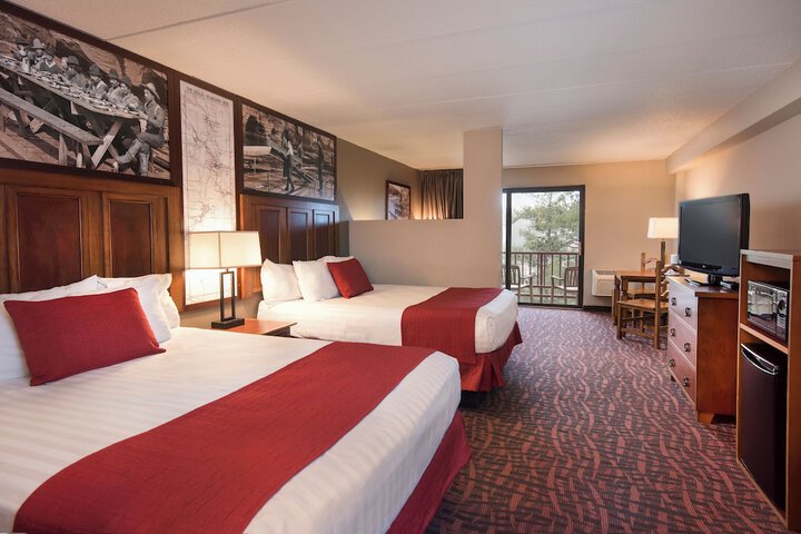 2 Queen Beds Deluxe Suite Garden View (10 of 15)