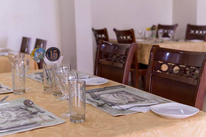 Dining 38 of 54