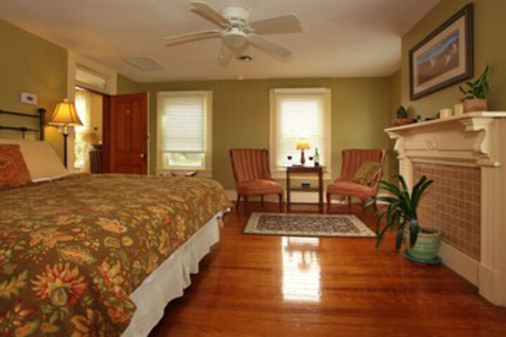 Room 38 of 65