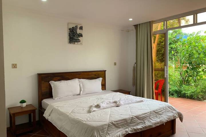 Room 2 of 6