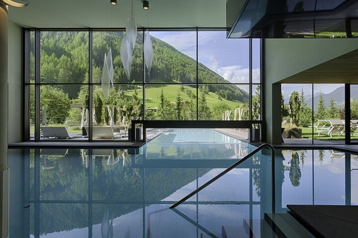 Pool 31 of 60