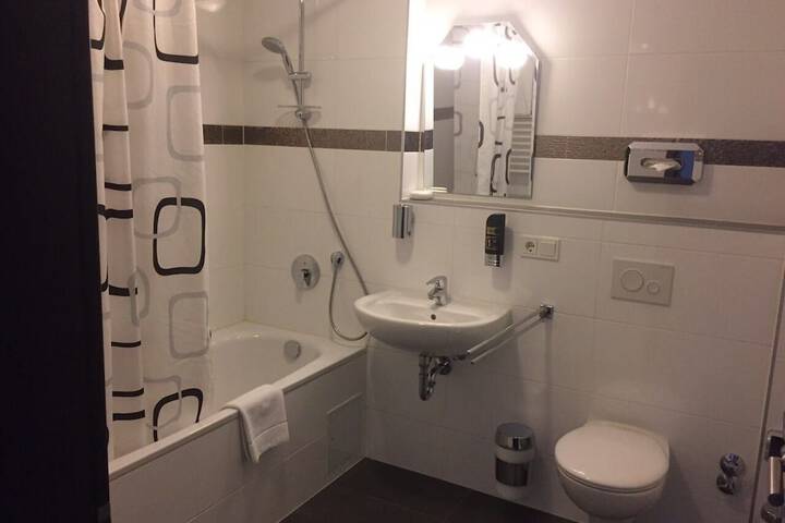 Room 18 of 24
