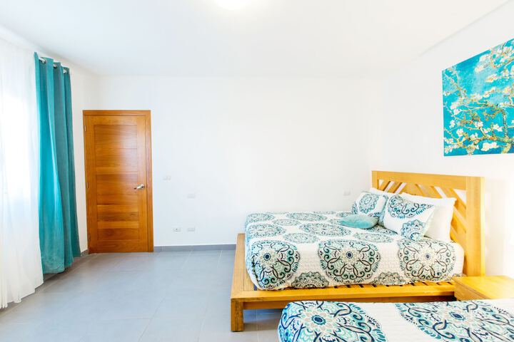 Room 14 of 83