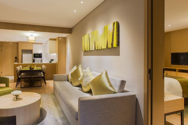 Room 4 of 48