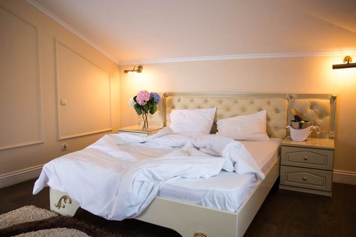 Room 14 of 60