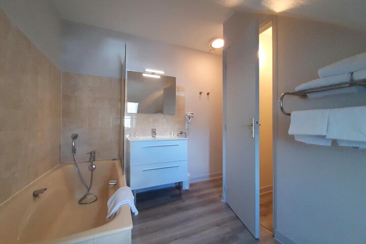 Room 19 of 56