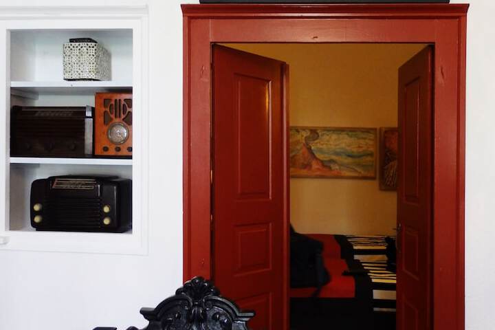 Room 5 of 142