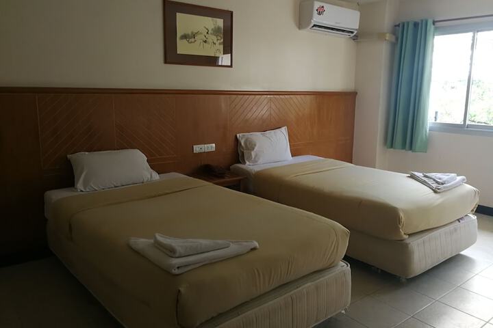 Room 4 of 26