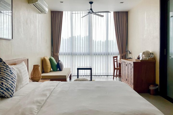 Room 30 of 133