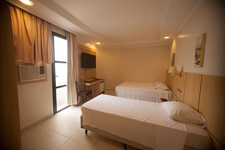 Room 10 of 50
