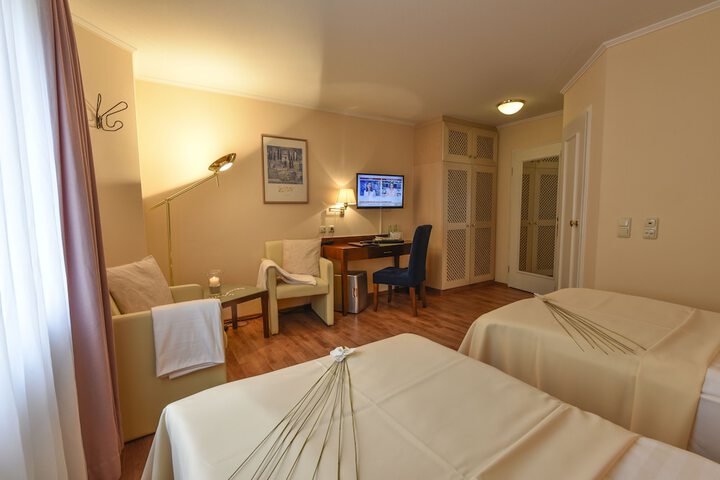 Room 10 of 91