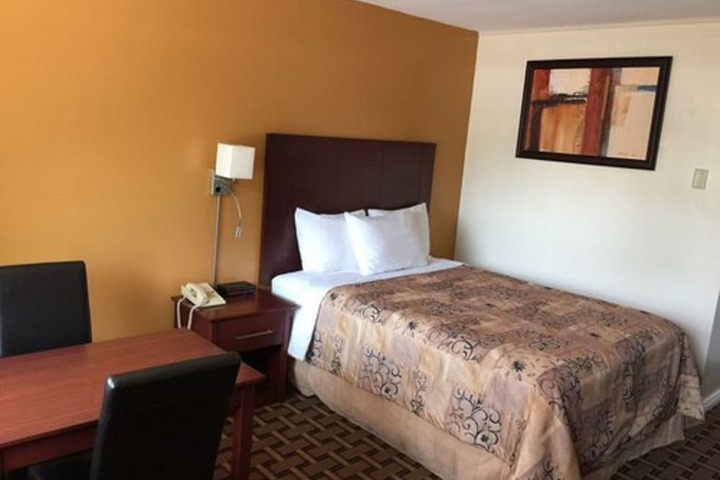 Room 5 of 56