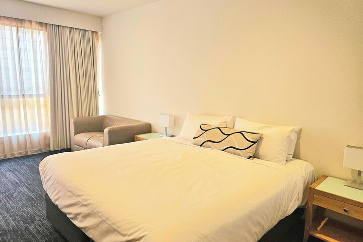 Room 25 of 66