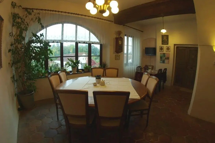 Dining 13 of 14