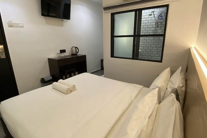 Room 43 of 102