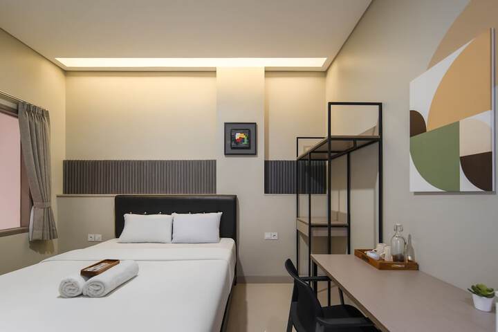 Room 4 of 10