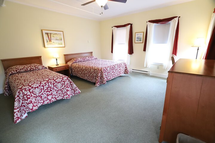 Room 73 of 103