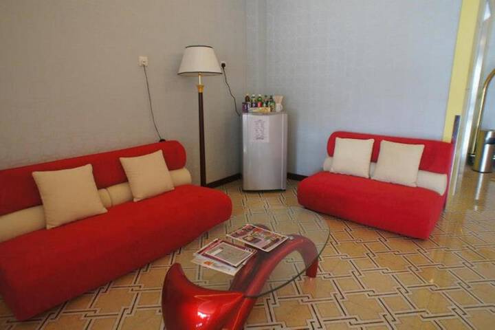 Room 26 of 37