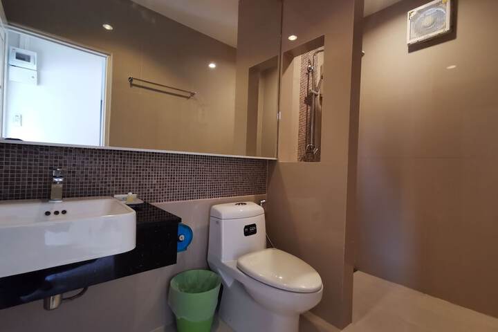 Room 16 of 24