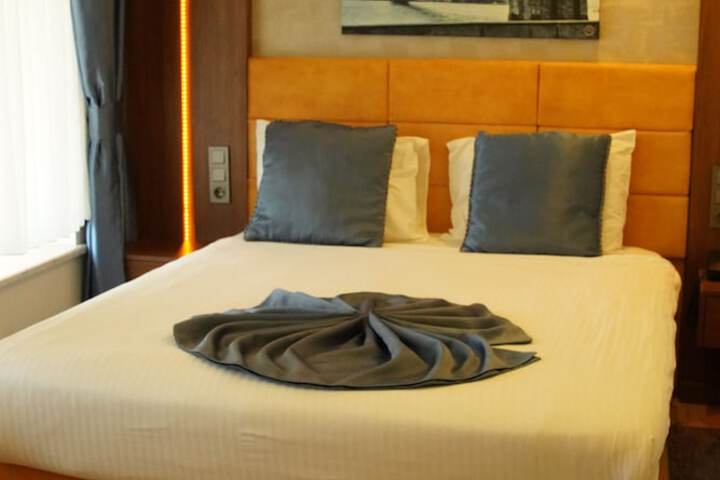 Room 15 of 22