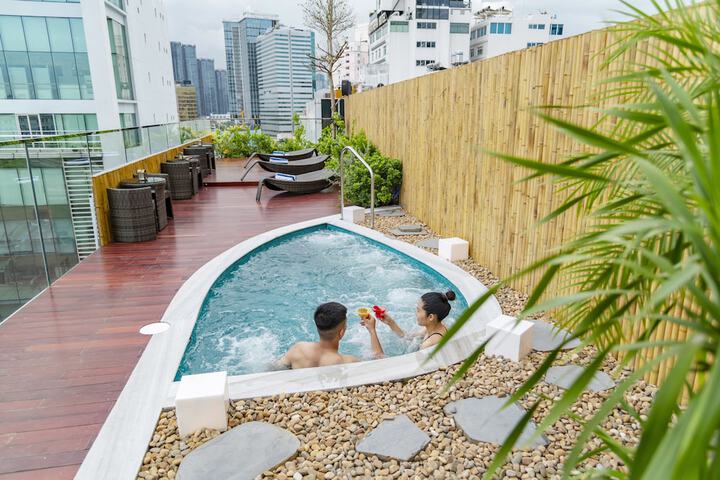 Hotel Pool
