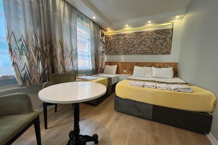 Room 12 of 23