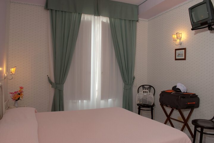 Room 4 of 69