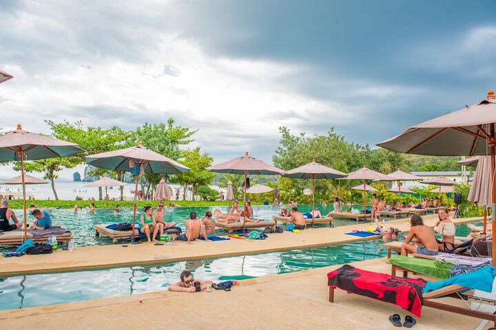 Hotel with Pool