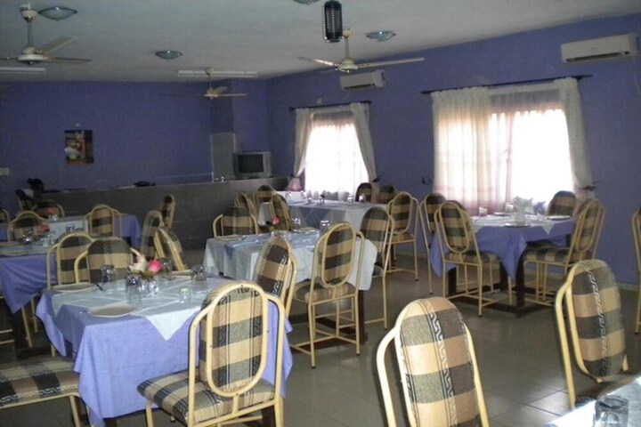 Dining 20 of 26