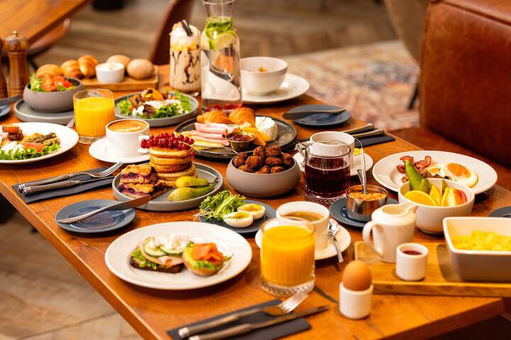Breakfast/Coffee Service 65 of 90