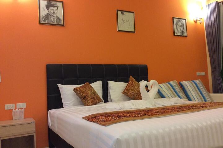 Room 28 of 72