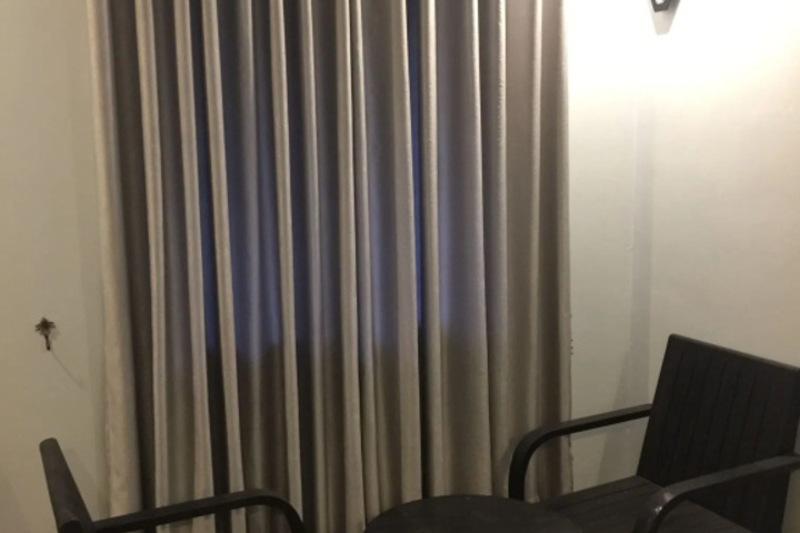 Room 11 of 17