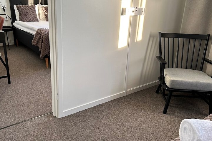 Room 8 of 25