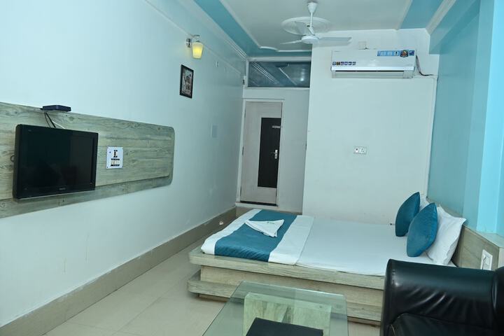 Room 7 of 15
